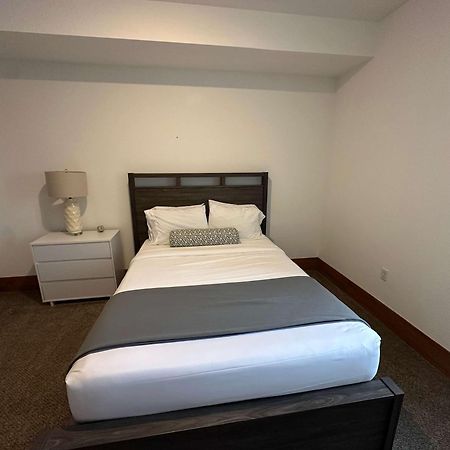 2Br Suite At The Grand Castle Pool Gym & Parking Грандвилл Экстерьер фото