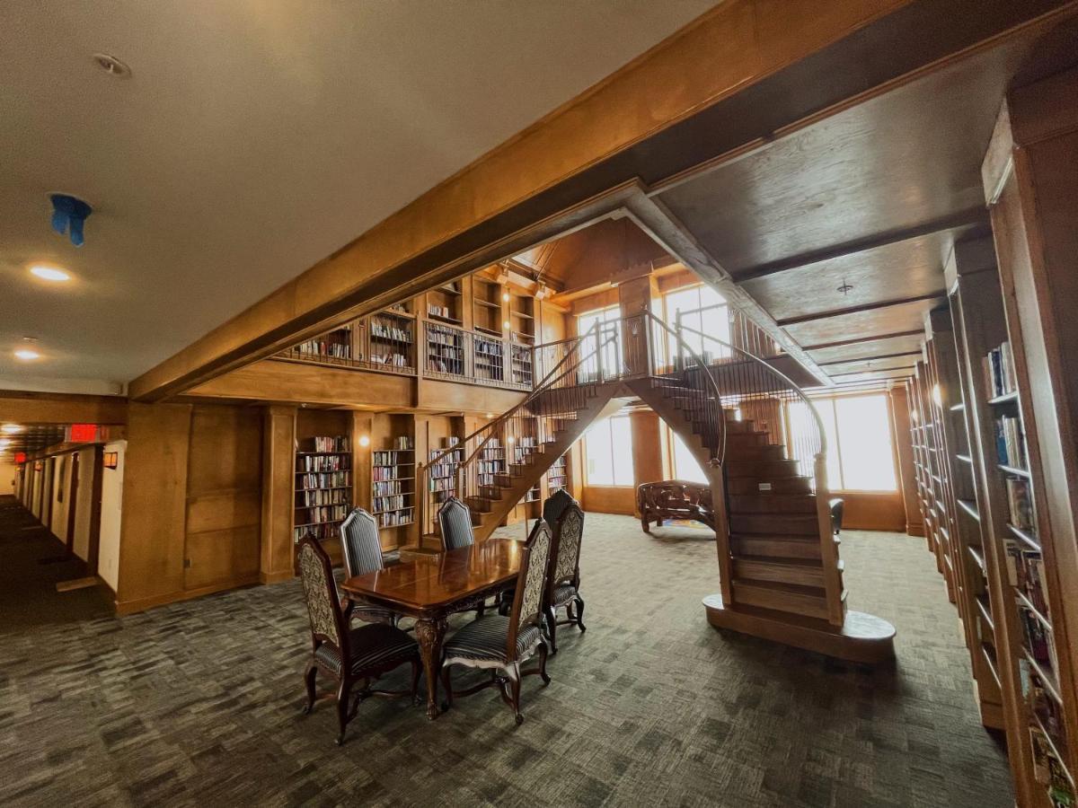 2Br Suite At The Grand Castle Pool Gym & Parking Грандвилл Экстерьер фото